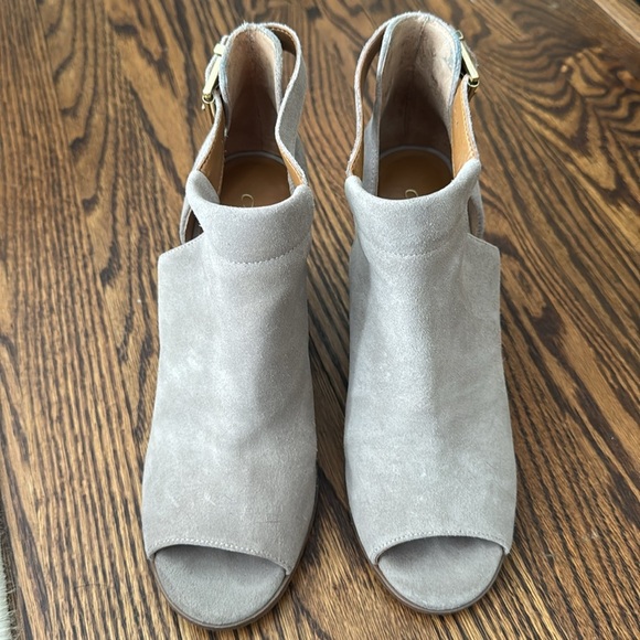 Arturo Chiang ‘Cordeliah' Split Shaft Peep Toe Suede Bootie. Stacked heel. Sz 9 - Picture 3 of 8